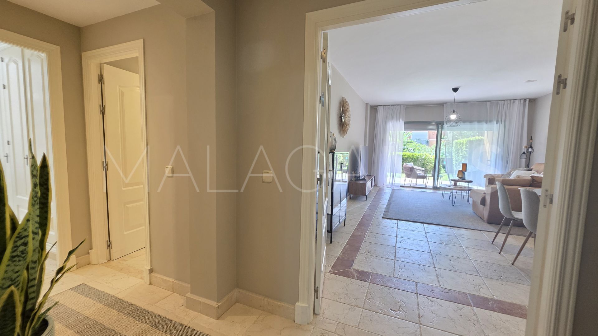 For sale ground floor apartment in Benatalaya