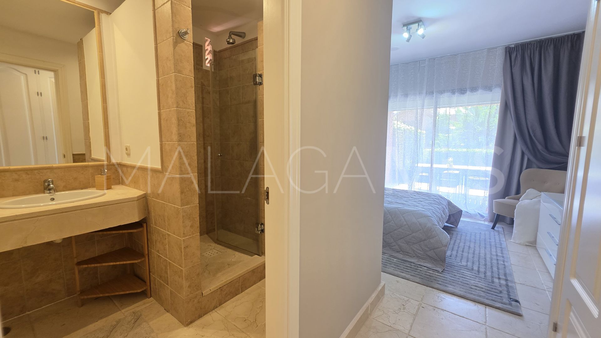 For sale ground floor apartment in Benatalaya