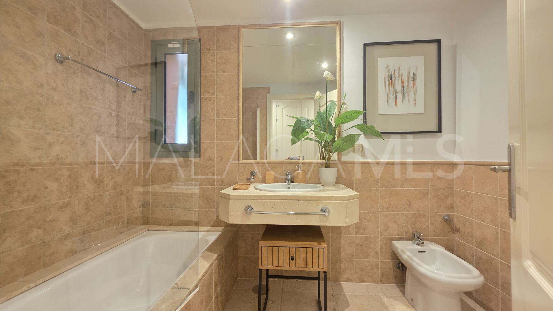 For sale ground floor apartment in Benatalaya
