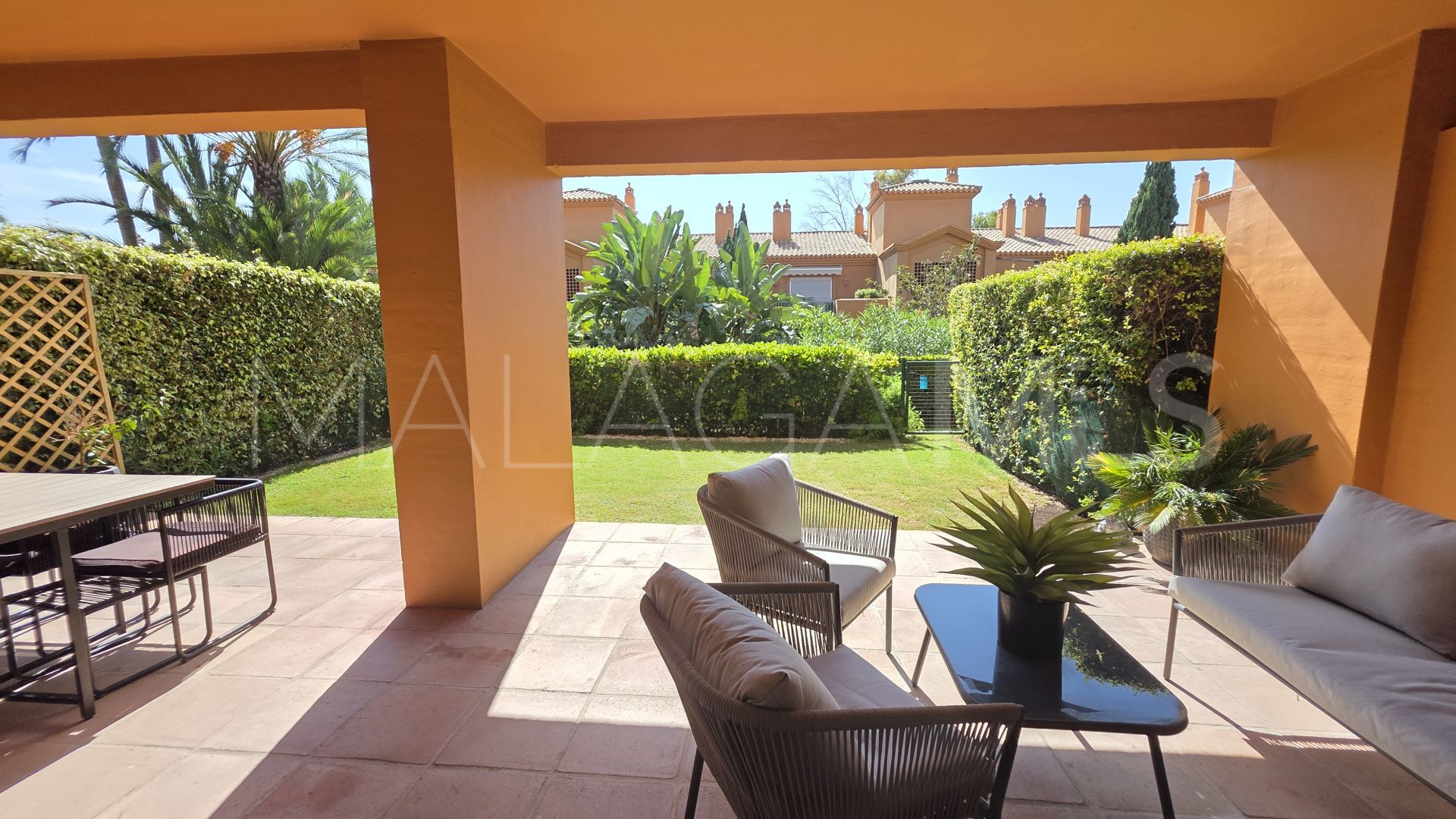 For sale ground floor apartment in Benatalaya