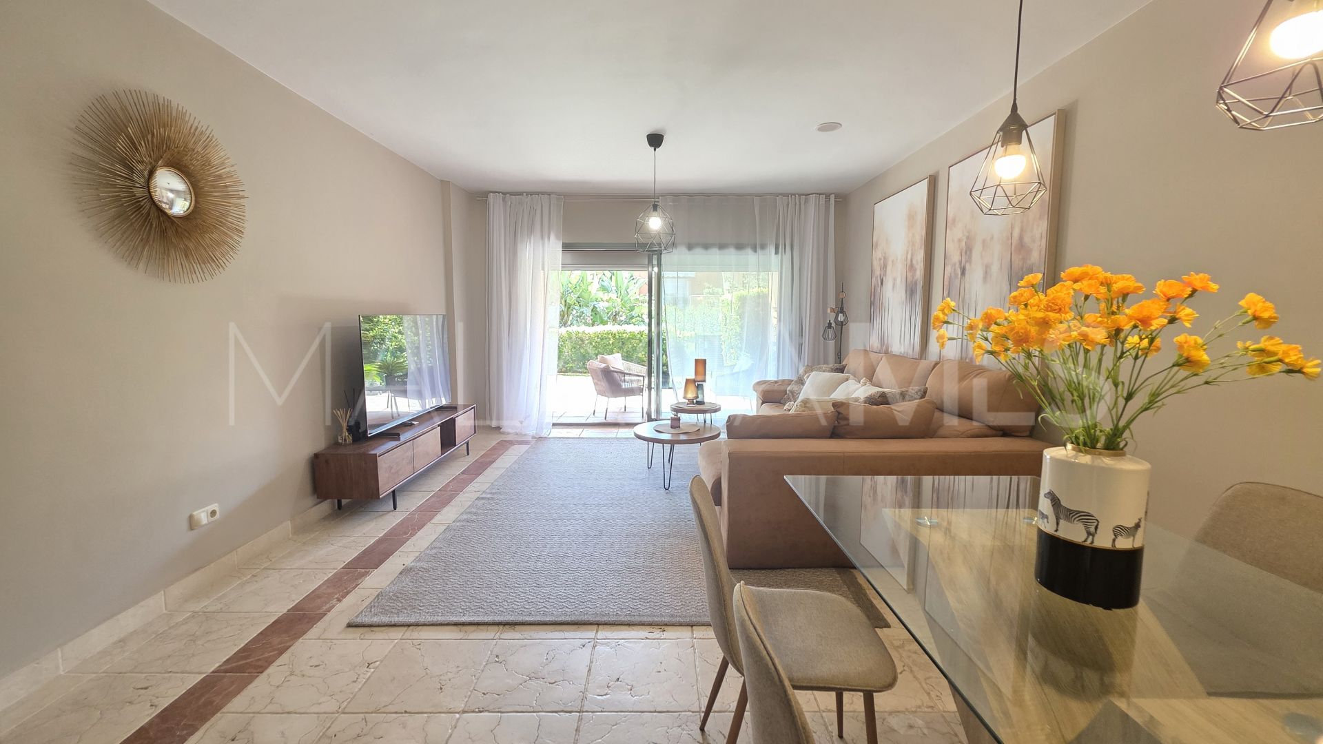For sale ground floor apartment in Benatalaya