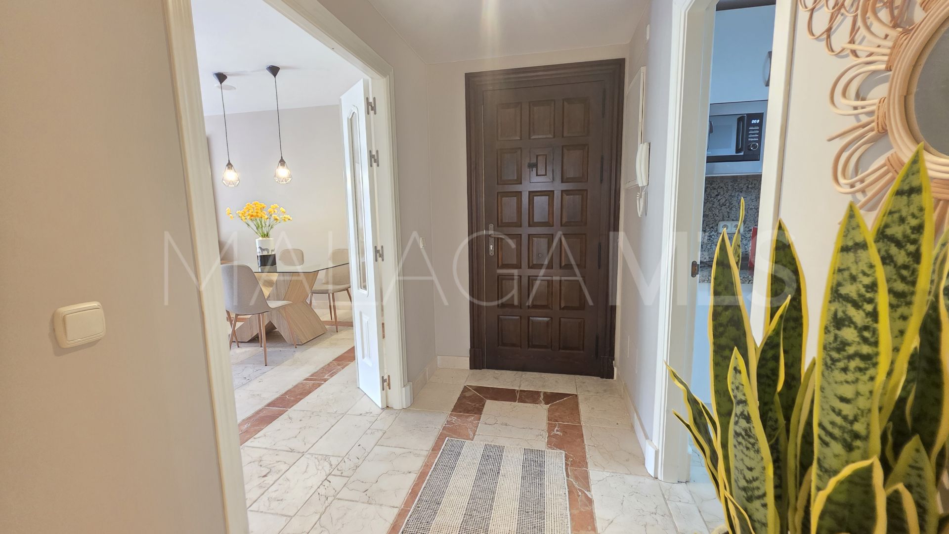 For sale ground floor apartment in Benatalaya