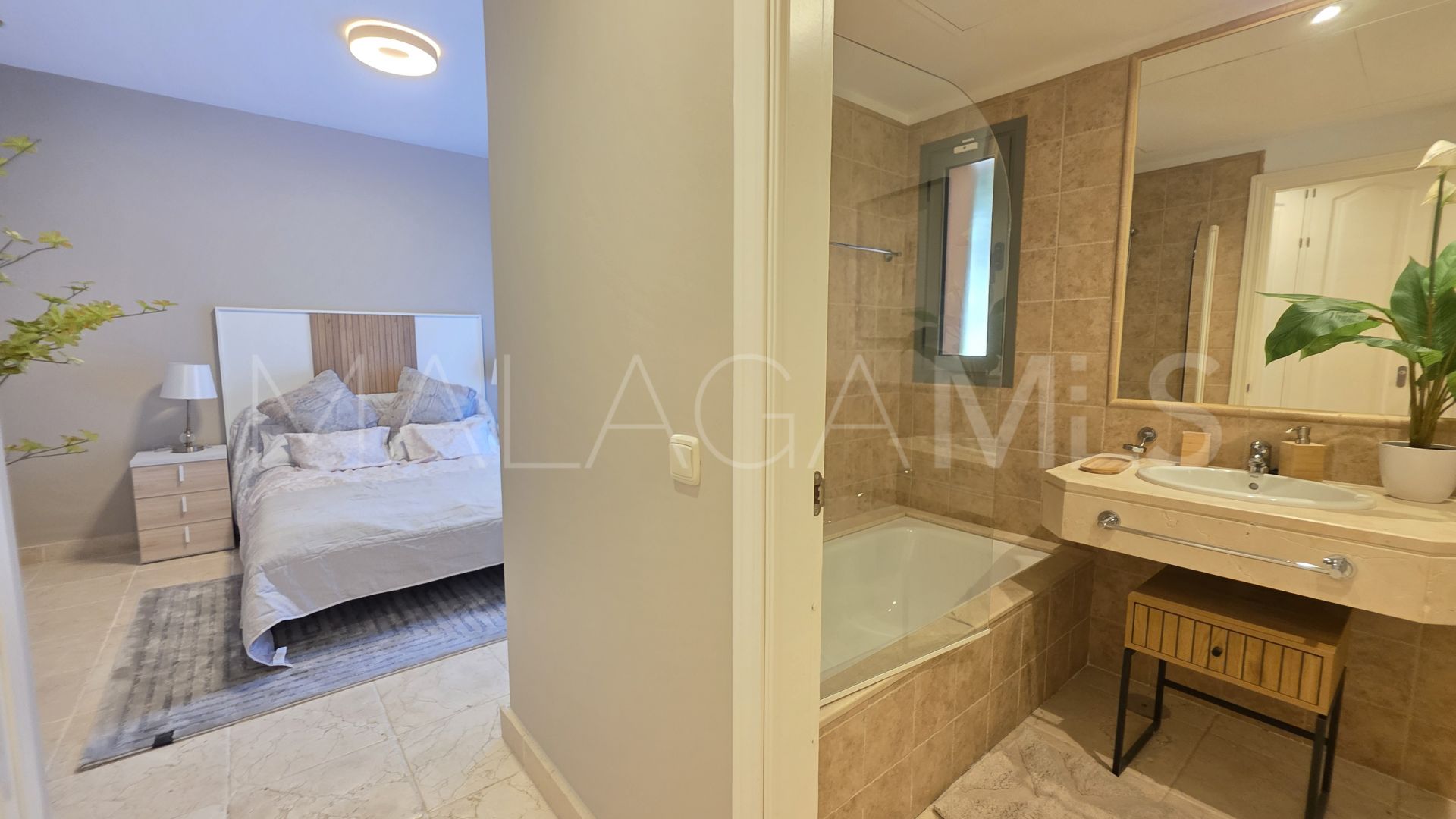 For sale ground floor apartment in Benatalaya