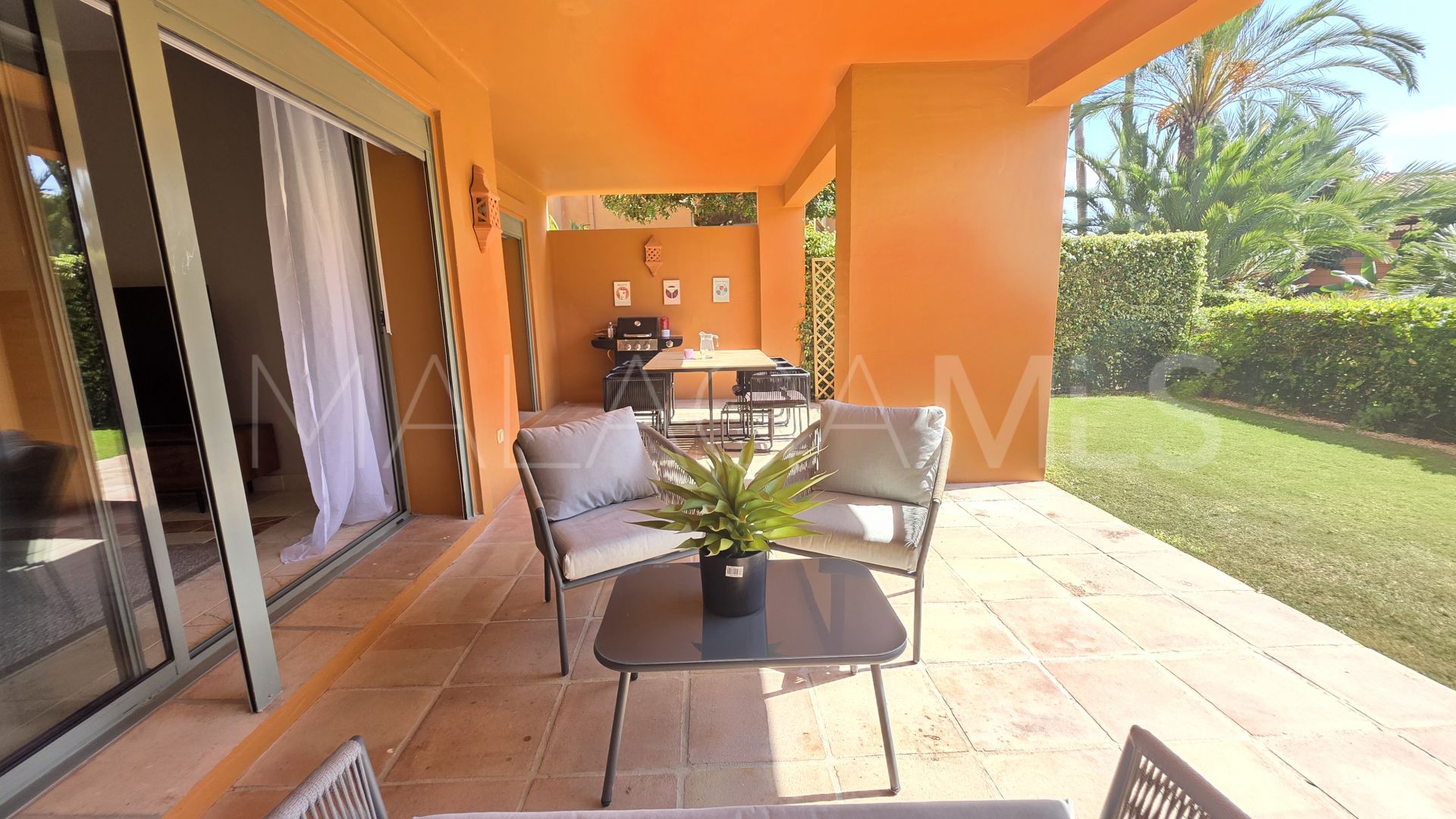 For sale ground floor apartment in Benatalaya