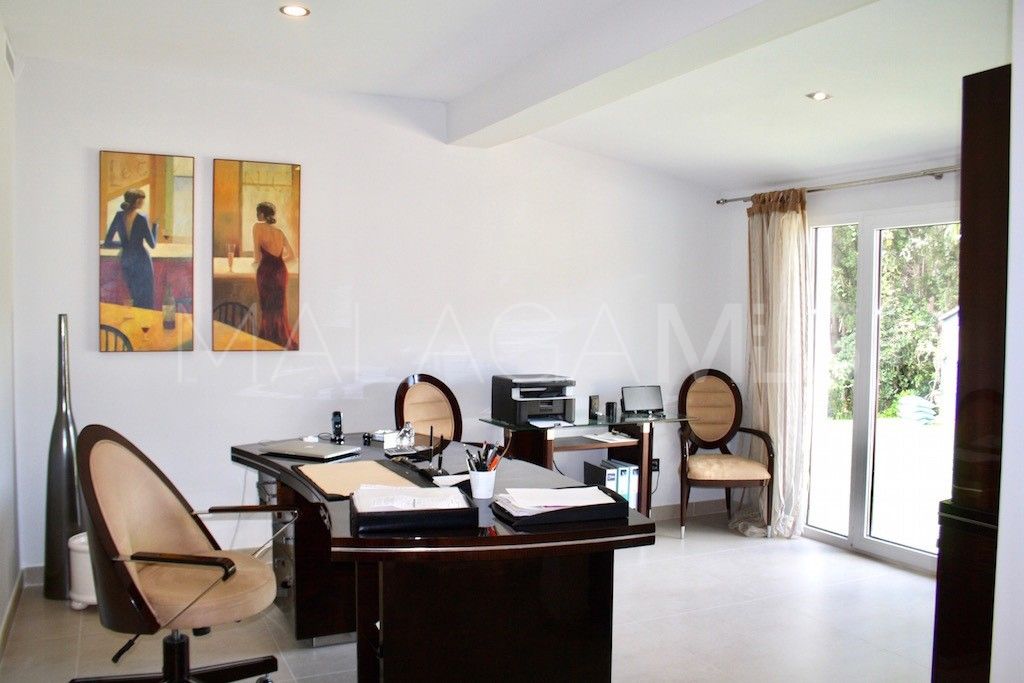 For sale villa in Linda Vista Baja with 8 bedrooms
