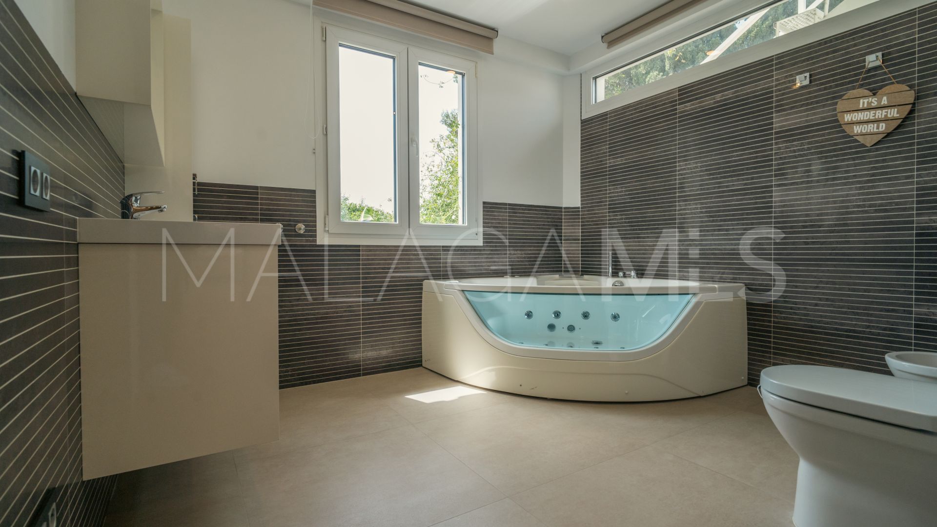 Villa for sale in Linda Vista Baja