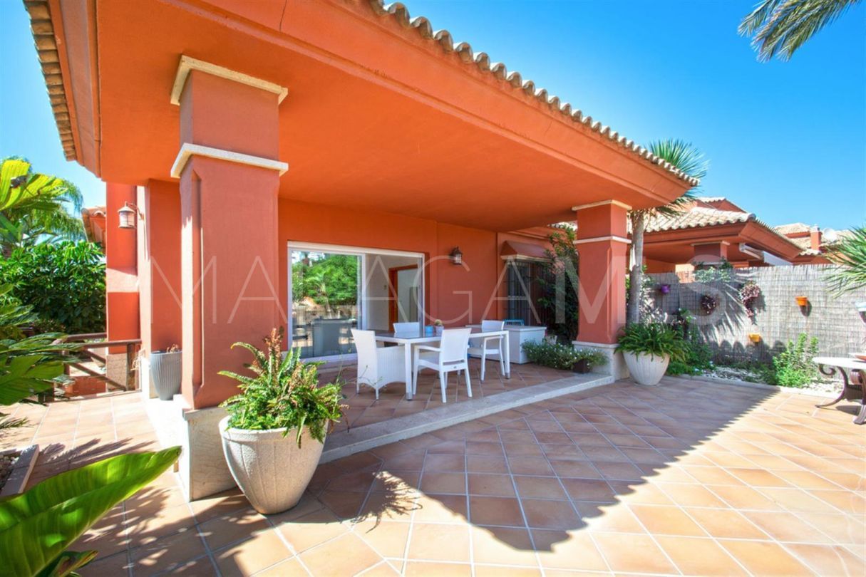 Villa for sale in Santa Clara