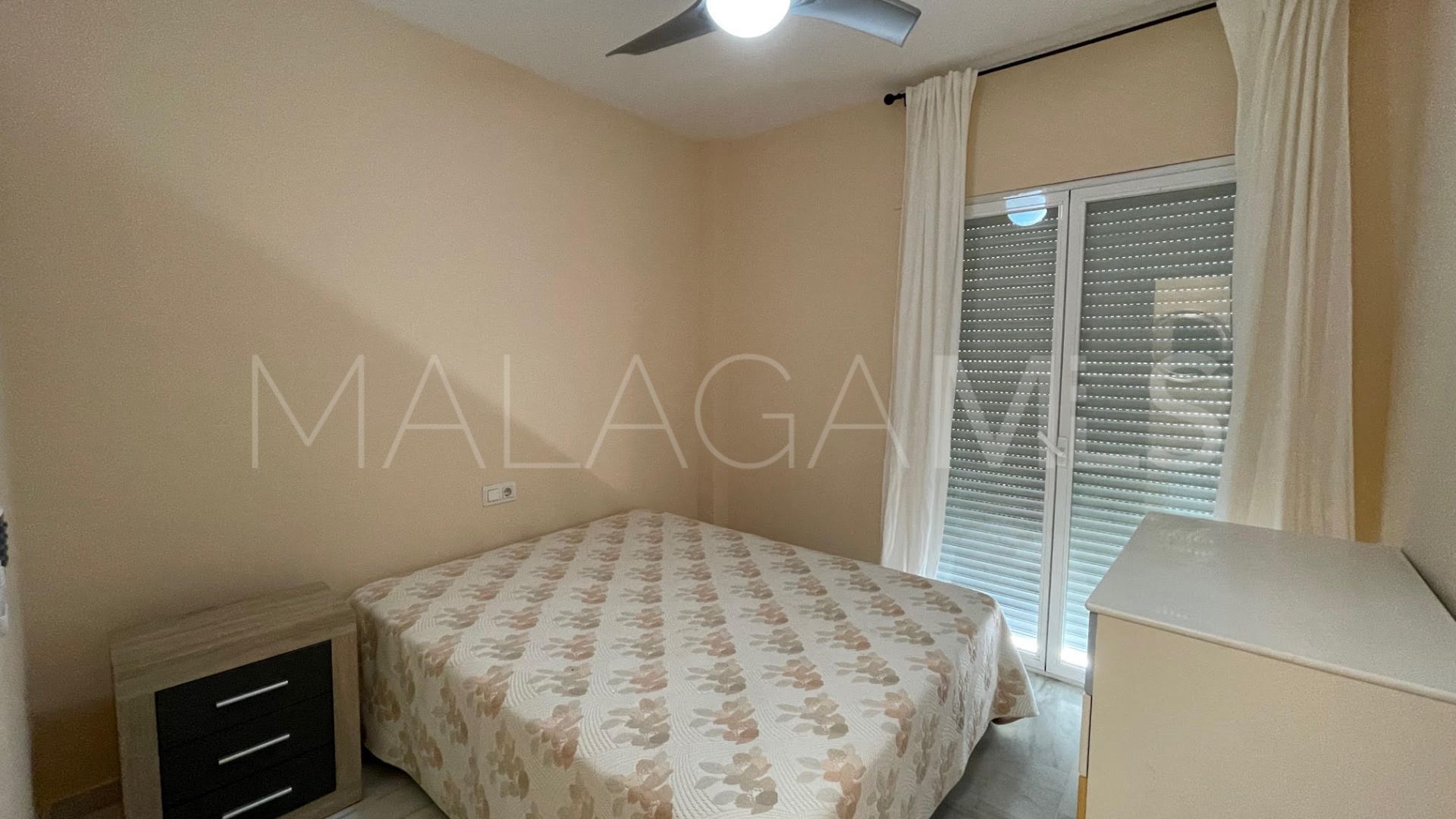 Buy apartment with 3 bedrooms in Alhambra del Sol