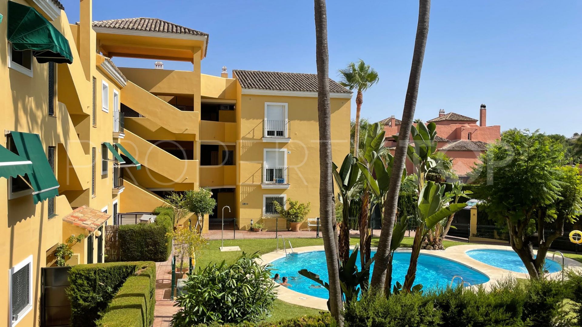 Apartamento con 3 dormitorios en venta en Alhambra del Sol
