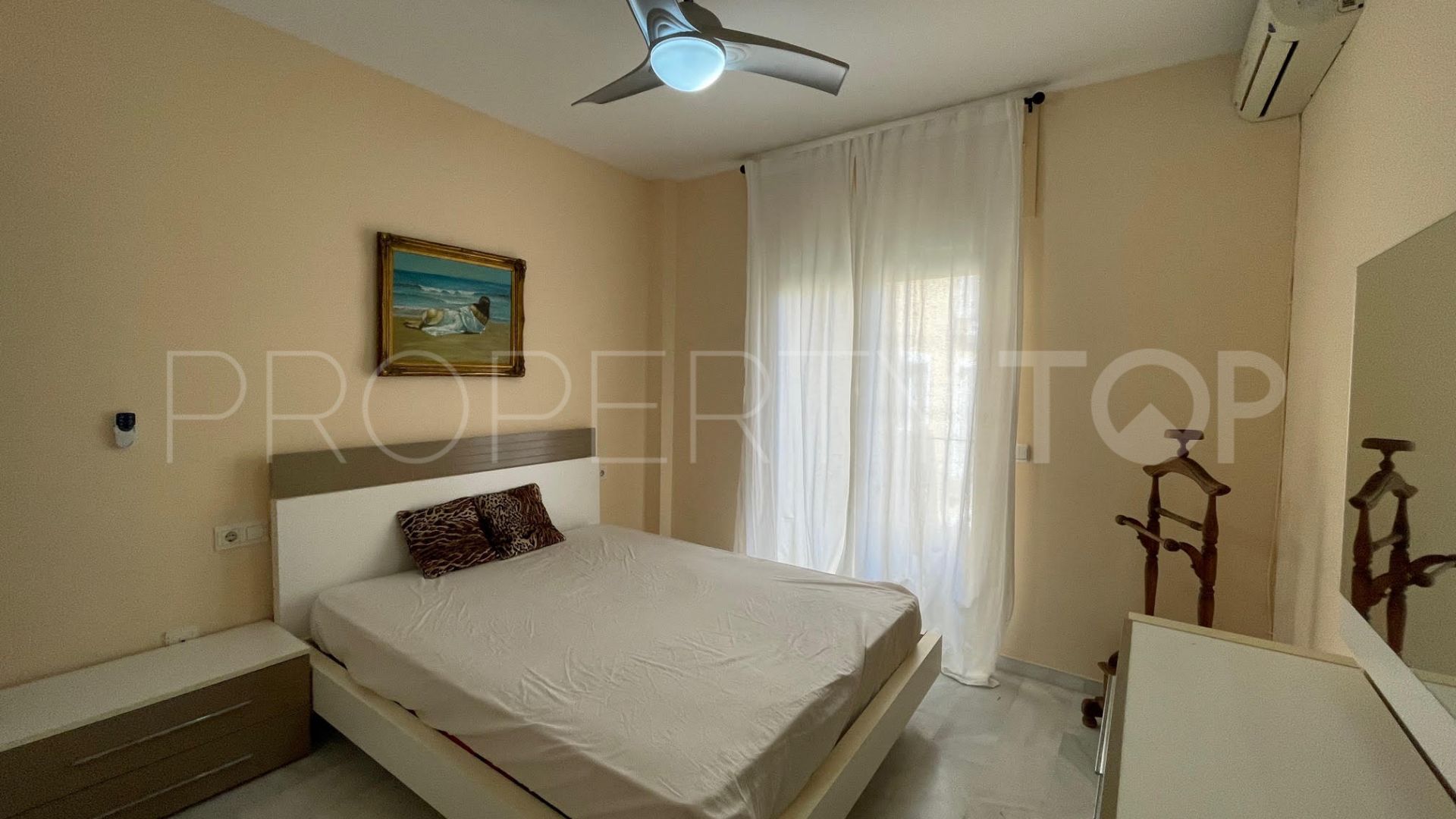 Apartamento con 3 dormitorios en venta en Alhambra del Sol