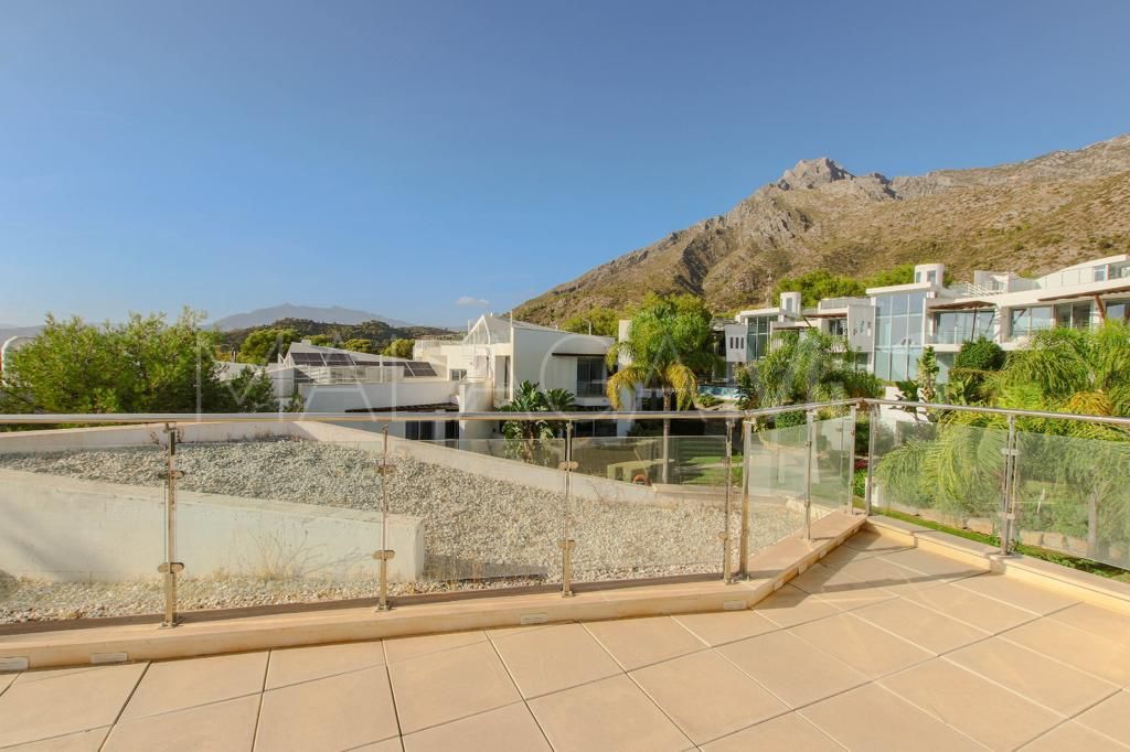 For sale town house in Sierra Blanca with 5 bedrooms