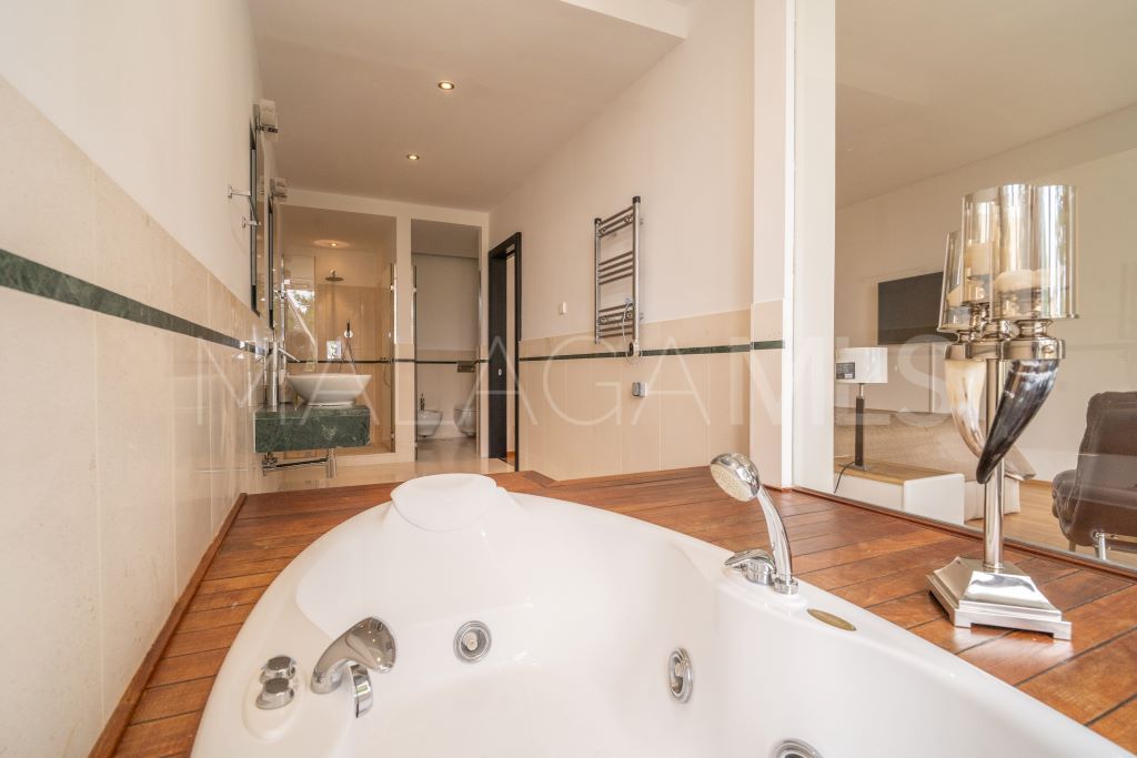 For sale town house in Sierra Blanca with 3 bedrooms