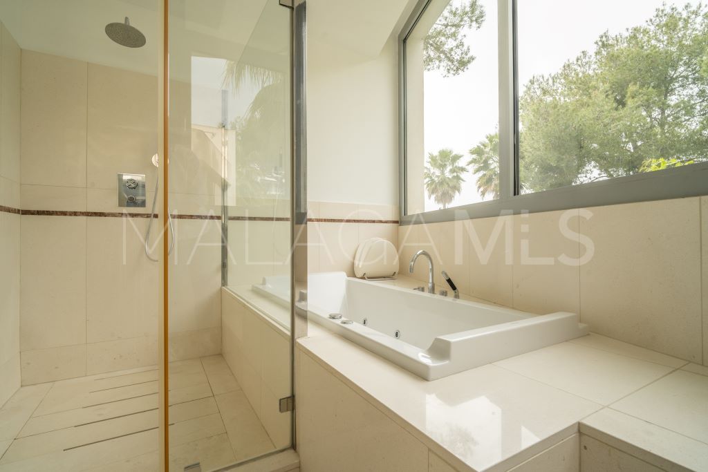 For sale town house in Sierra Blanca with 3 bedrooms