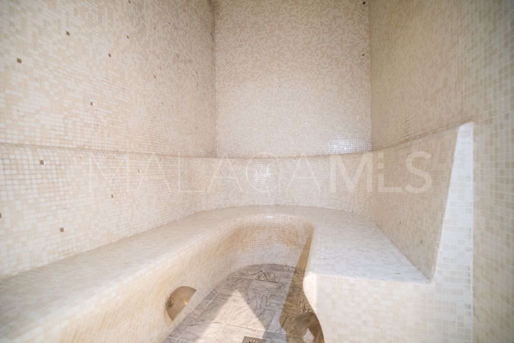 For sale town house in Sierra Blanca with 3 bedrooms