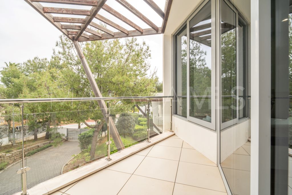 For sale town house in Sierra Blanca with 3 bedrooms