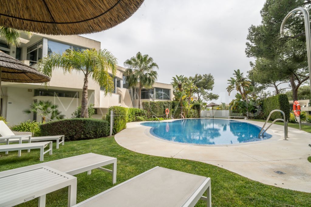 For sale town house in Sierra Blanca with 3 bedrooms