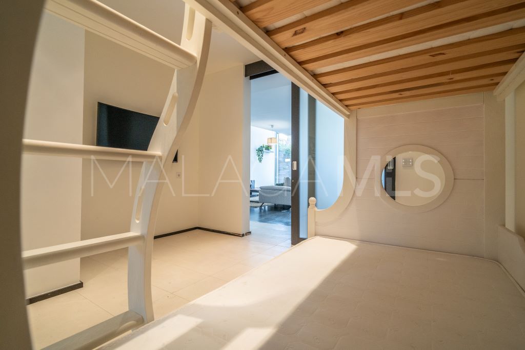 For sale town house in Sierra Blanca with 3 bedrooms