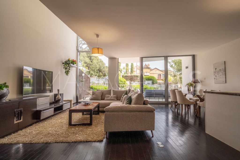 For sale town house in Sierra Blanca with 3 bedrooms
