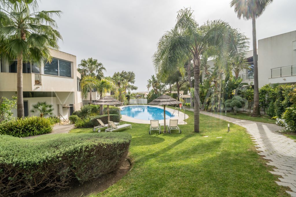 For sale town house in Sierra Blanca with 3 bedrooms