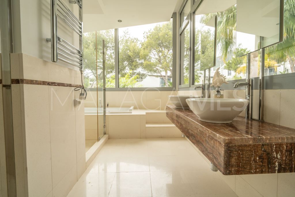 For sale town house in Sierra Blanca with 3 bedrooms