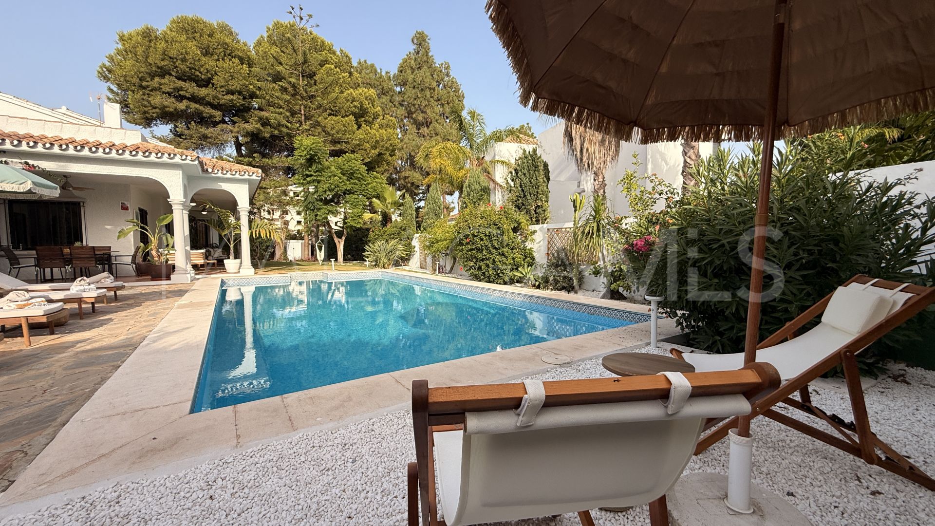 Villa for sale in El Paraiso