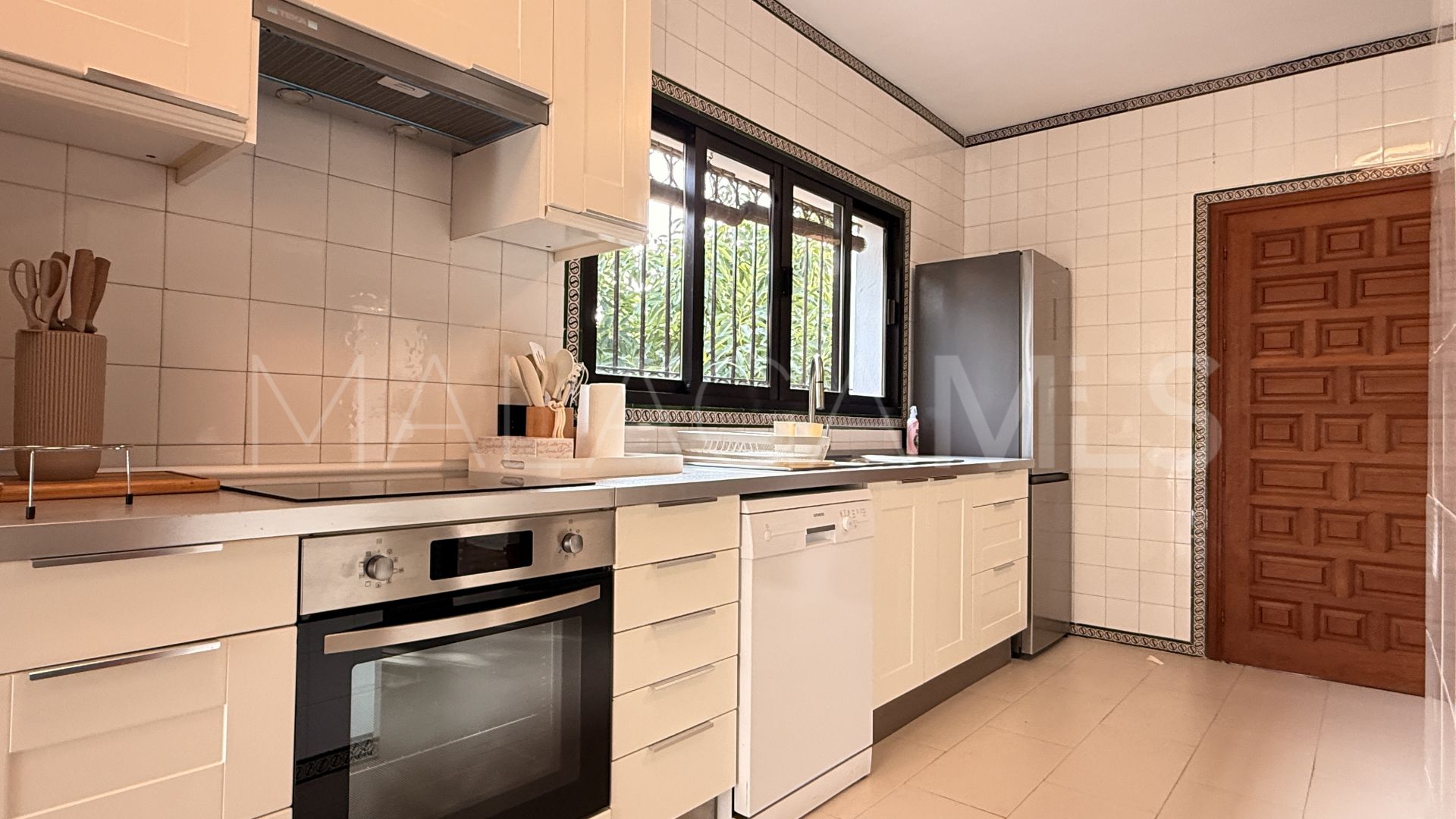 Villa for sale in El Paraiso