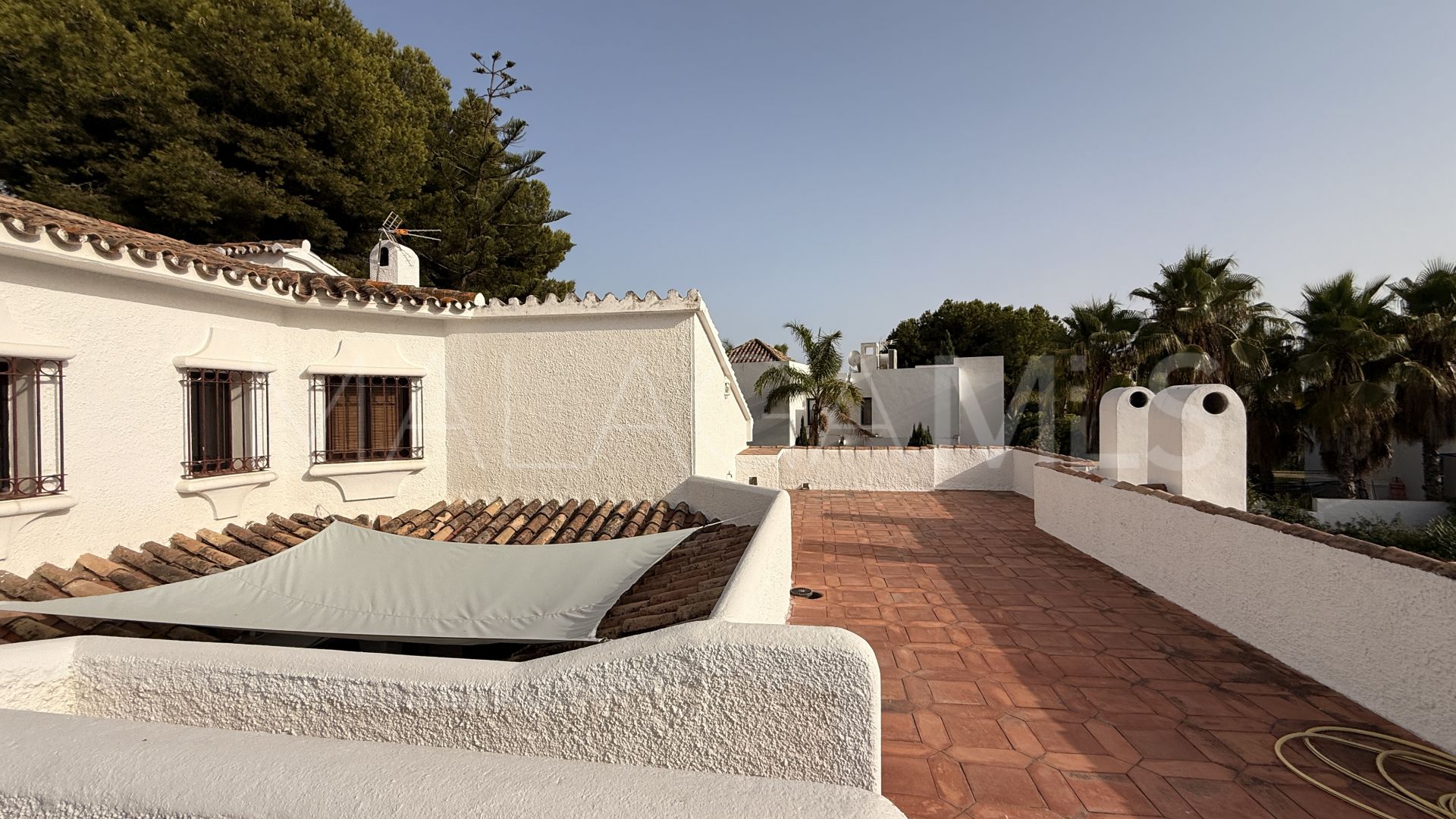 Villa for sale in El Paraiso