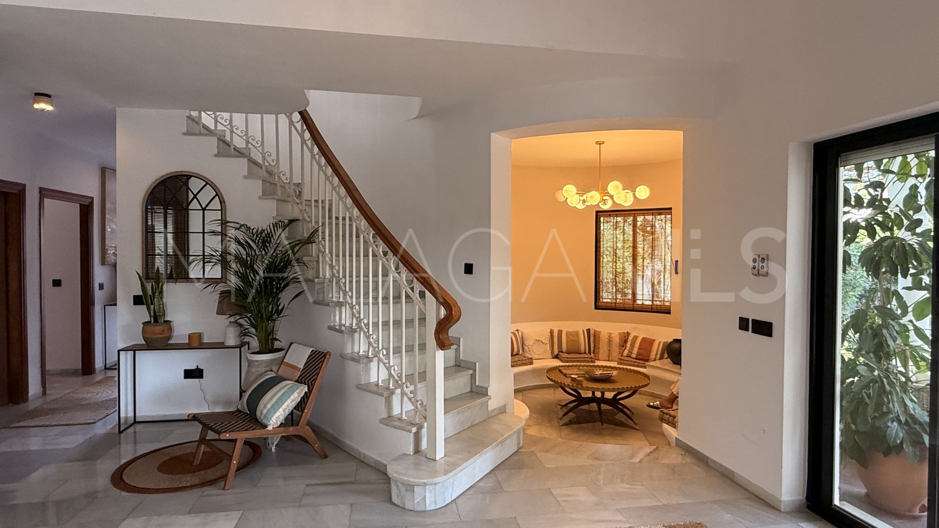 Villa for sale in El Paraiso