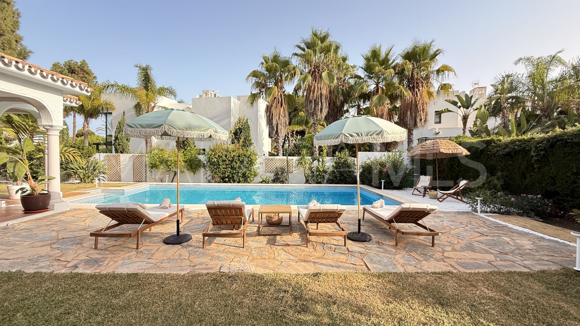 Villa for sale in El Paraiso