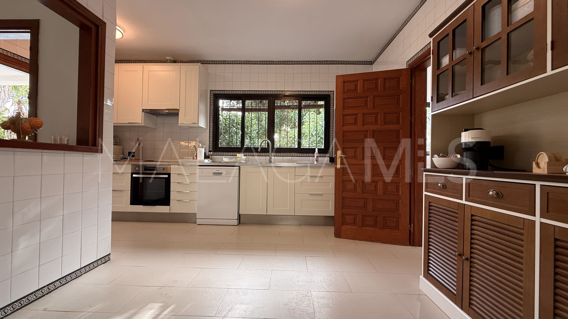 Villa for sale in El Paraiso
