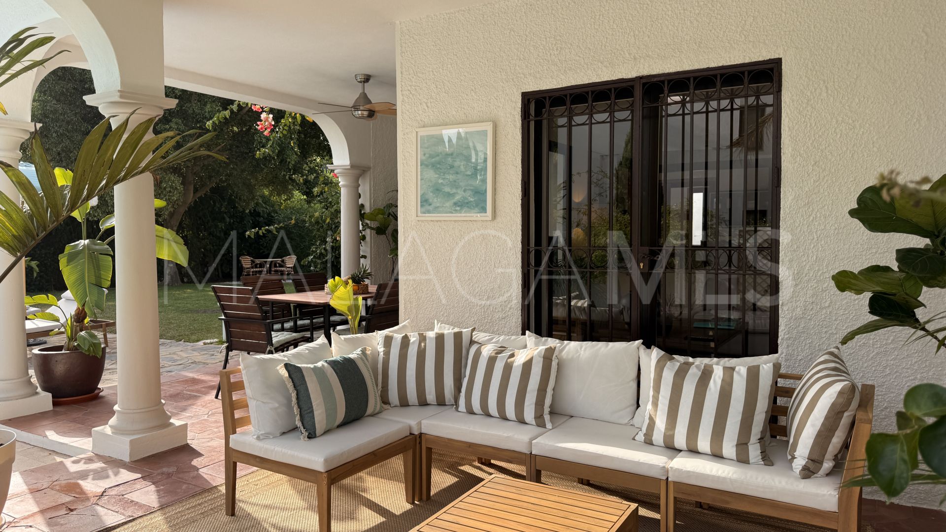 Villa for sale in El Paraiso