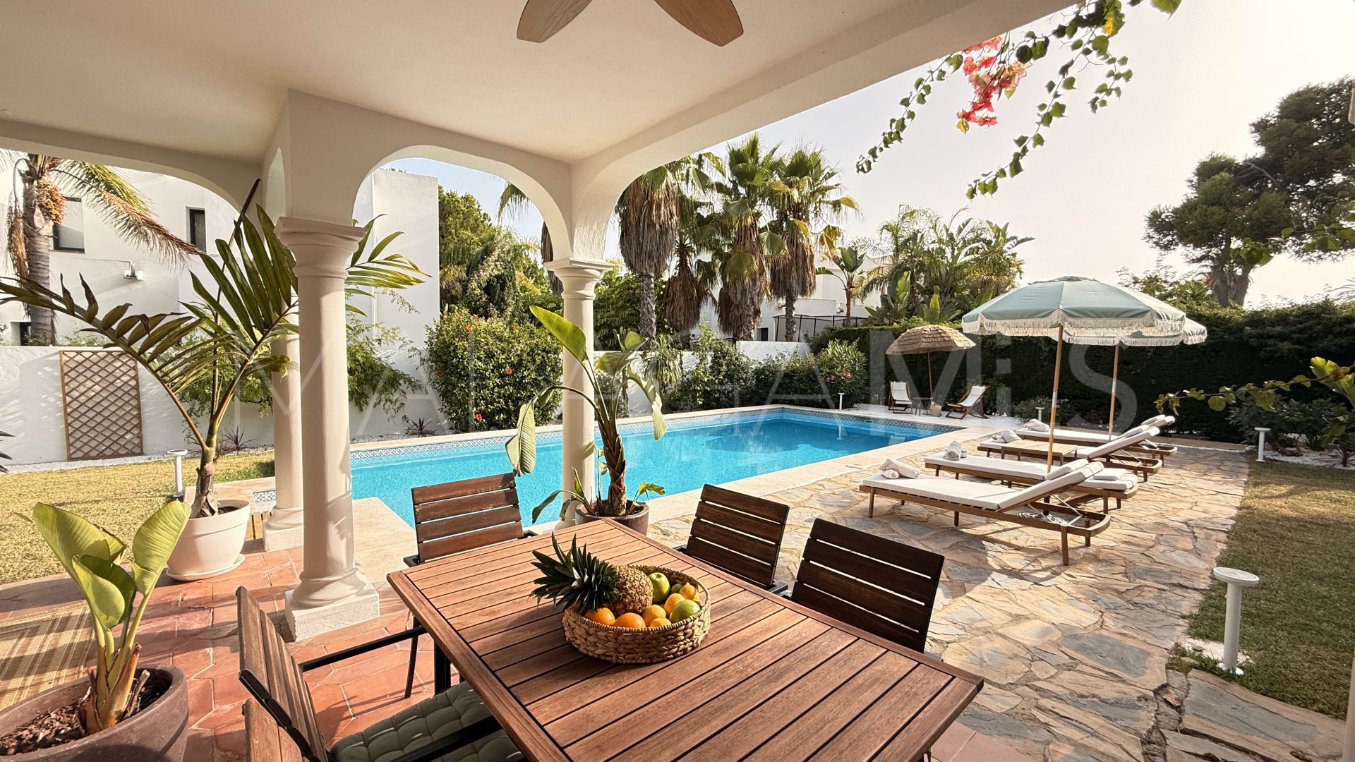 Villa for sale in El Paraiso