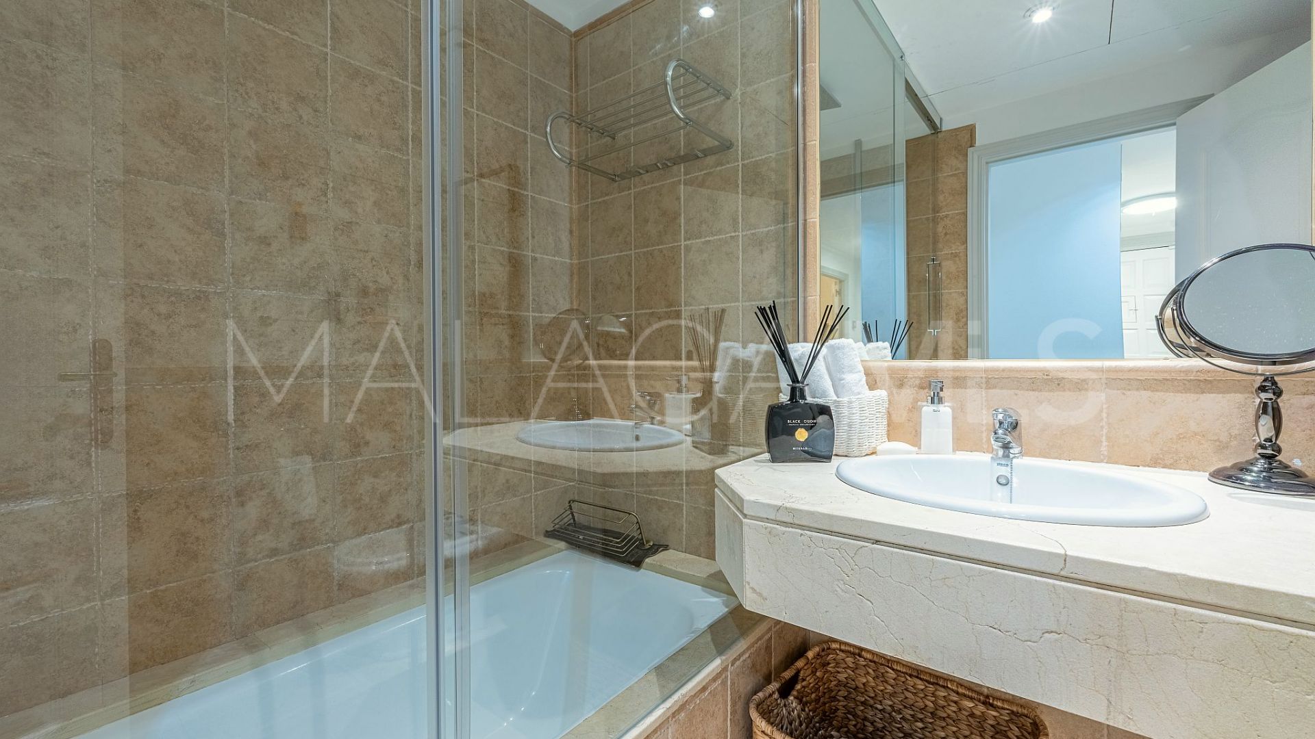 Markplanslägenhet for sale in Benatalaya