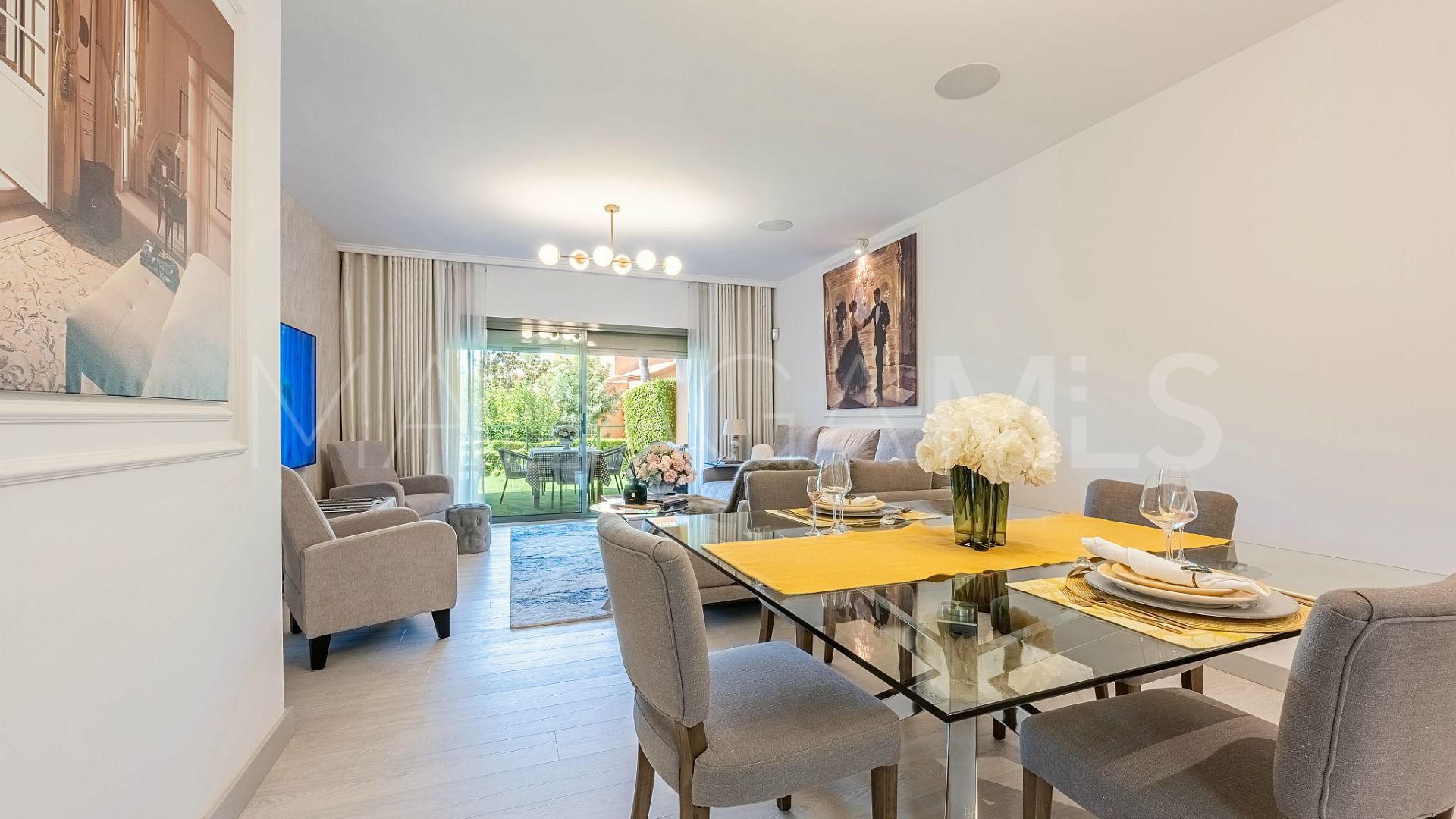 Markplanslägenhet for sale in Benatalaya