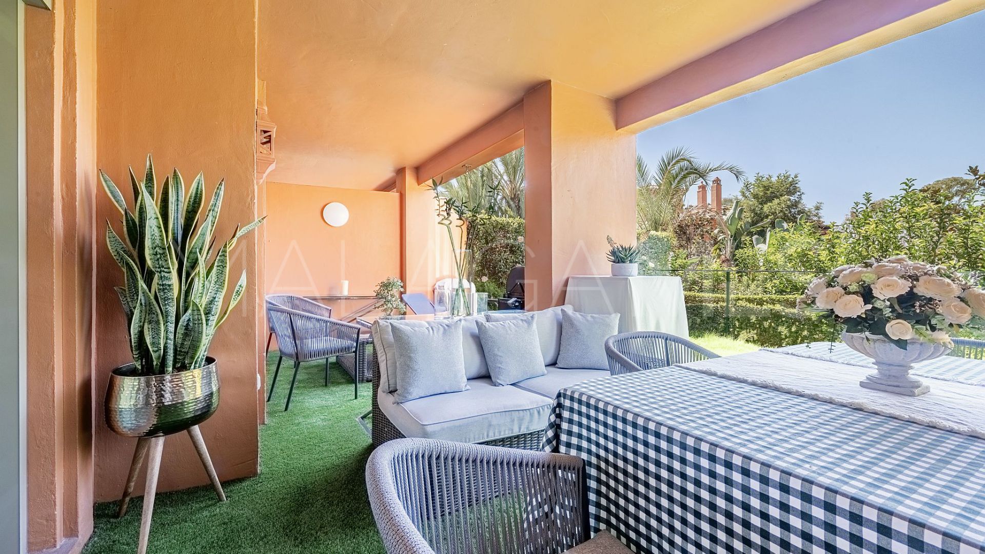 Markplanslägenhet for sale in Benatalaya