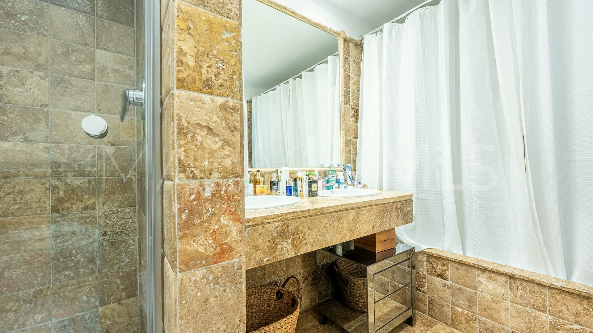 Markplanslägenhet for sale in Benatalaya