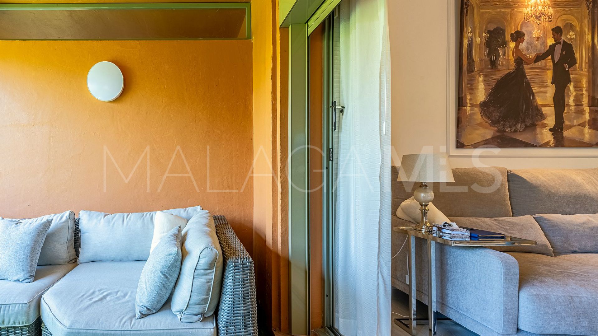 Markplanslägenhet for sale in Benatalaya