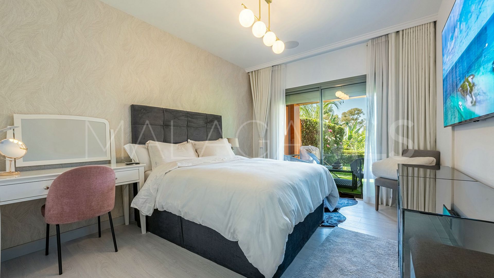 Markplanslägenhet for sale in Benatalaya