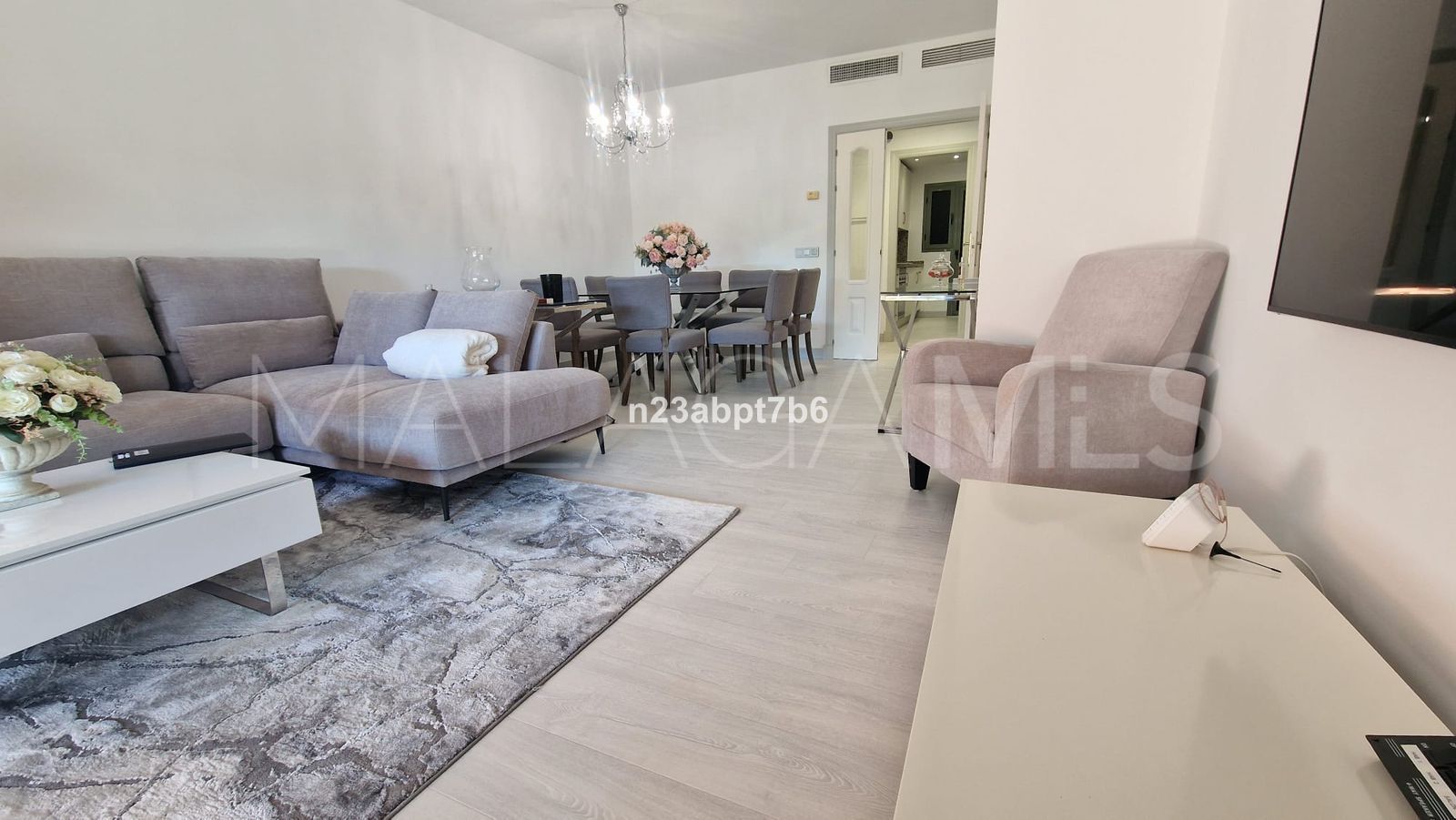 Markplanslägenhet for sale in Benatalaya