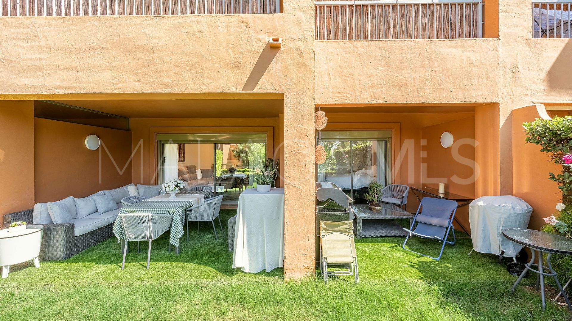 Markplanslägenhet for sale in Benatalaya