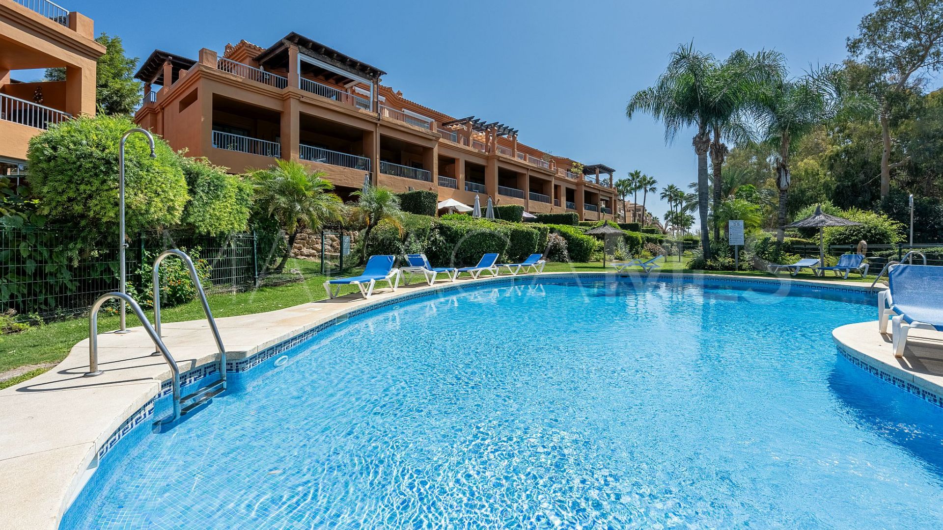 Markplanslägenhet for sale in Benatalaya