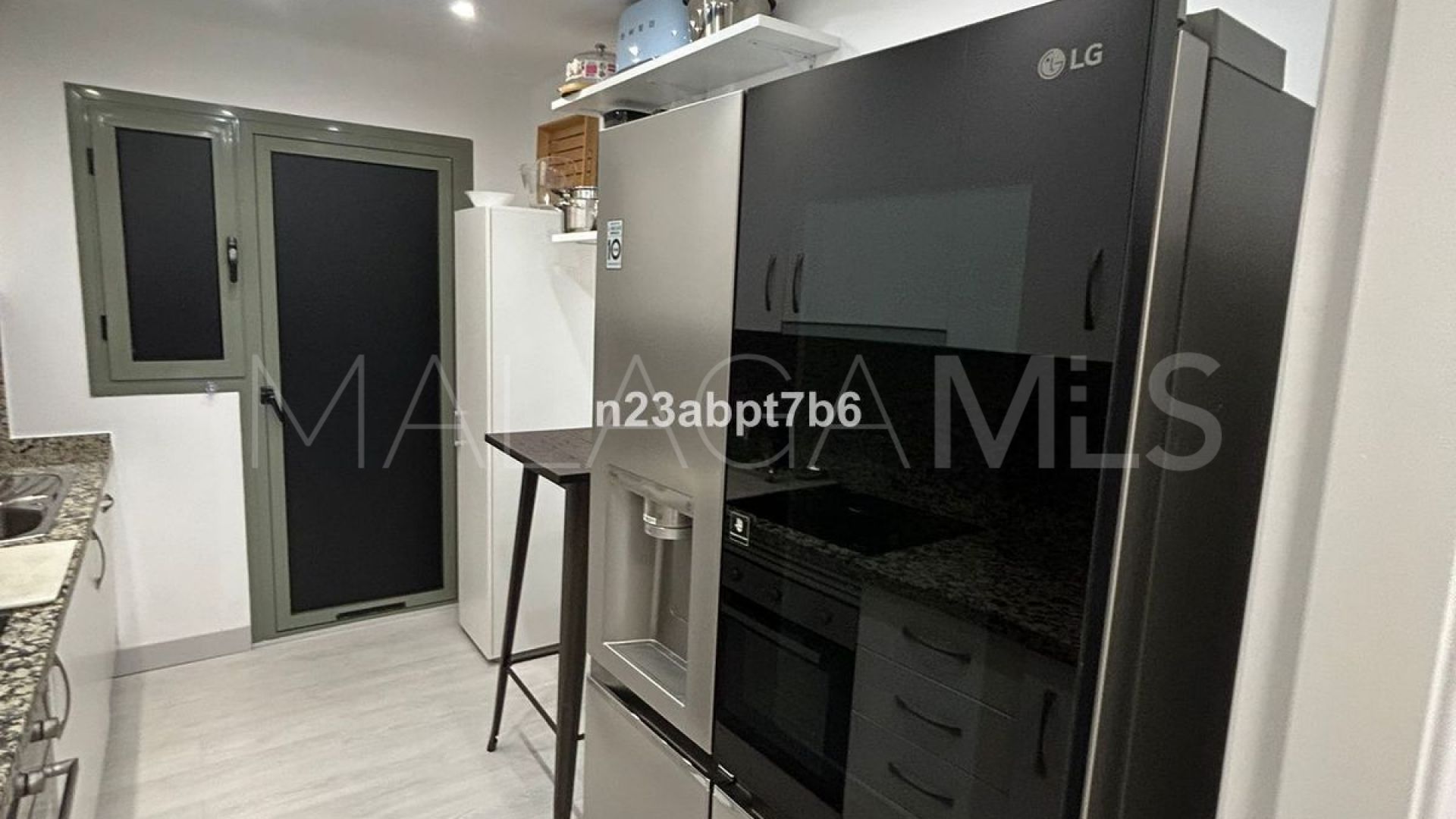Markplanslägenhet for sale in Benatalaya