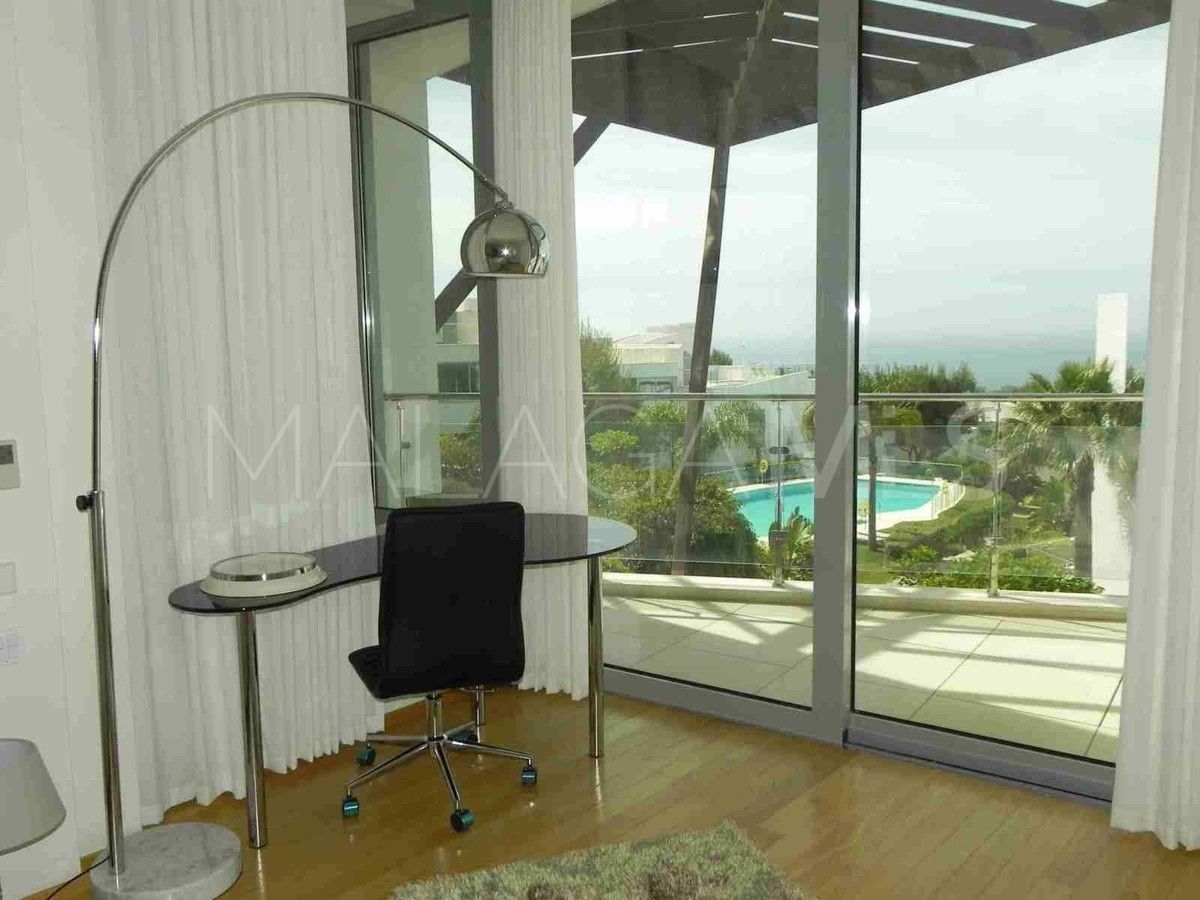 For sale Meisho Hills town house with 4 bedrooms