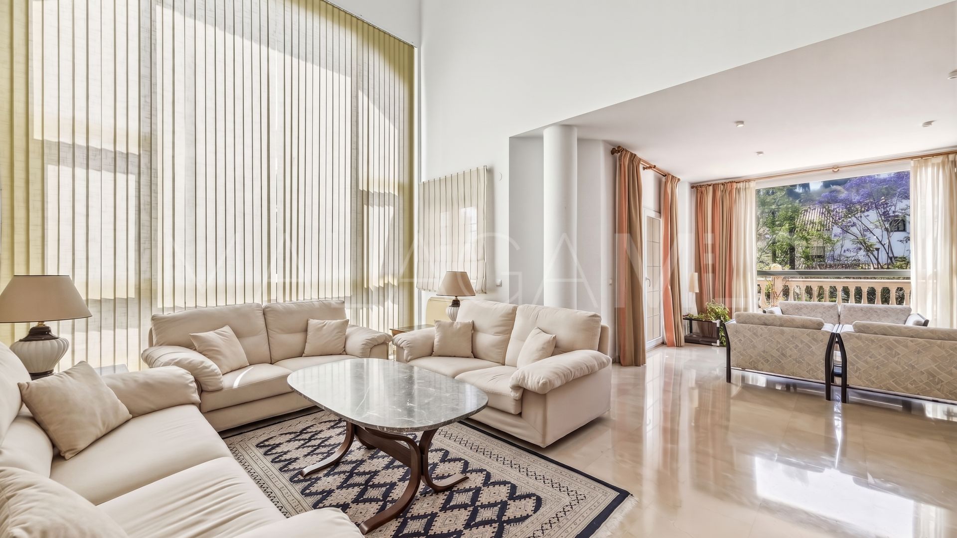 Buy 5 bedrooms chalet in Benalmadena