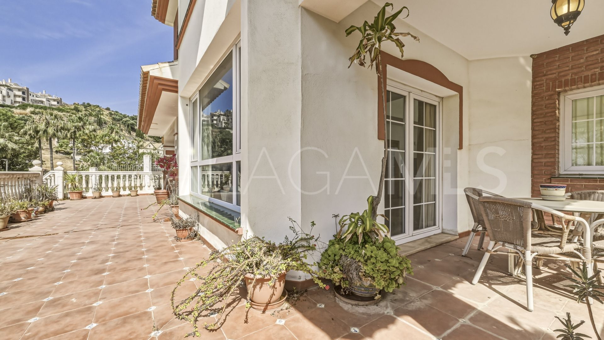 Buy 5 bedrooms chalet in Benalmadena