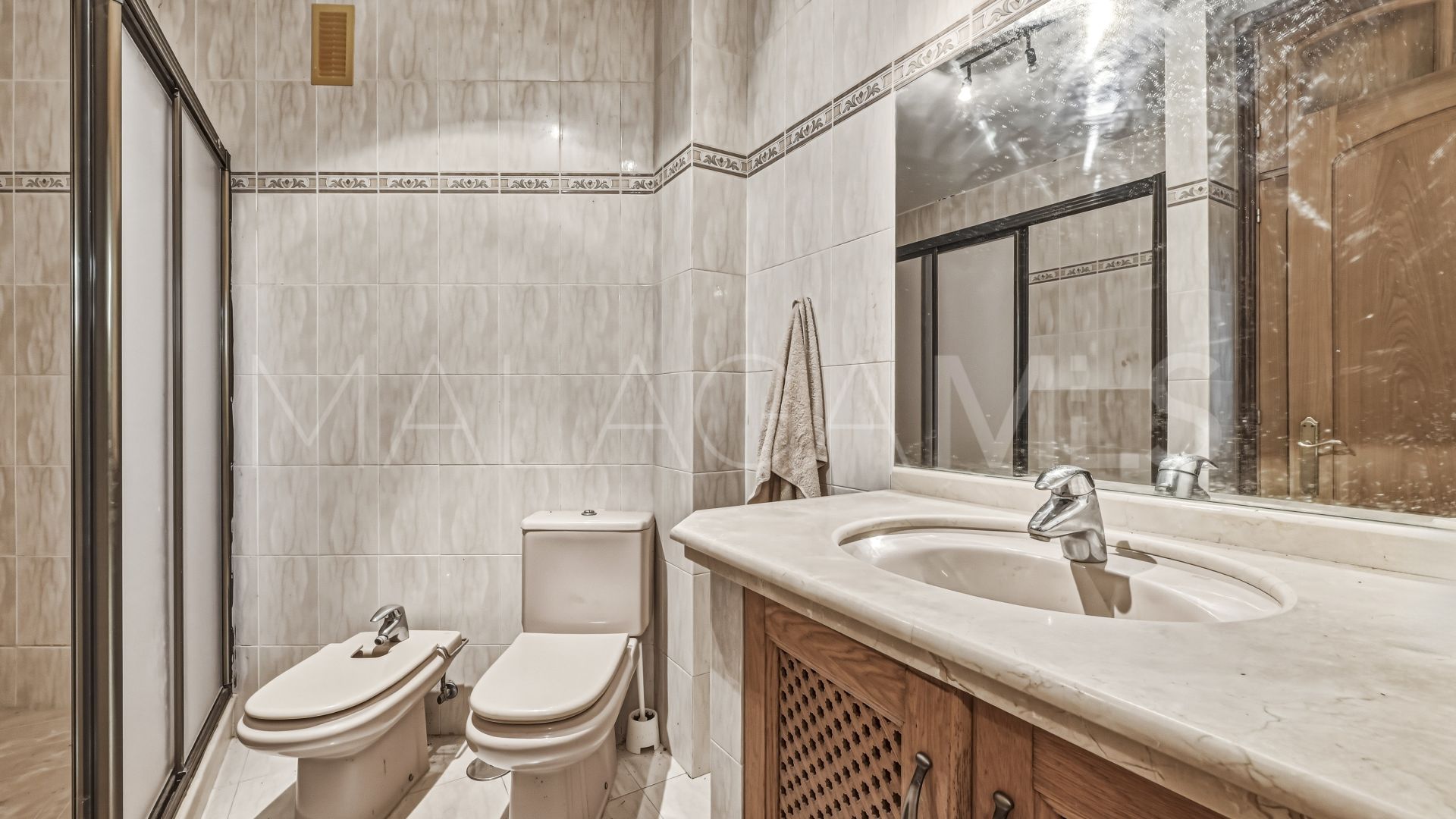 Buy 5 bedrooms chalet in Benalmadena