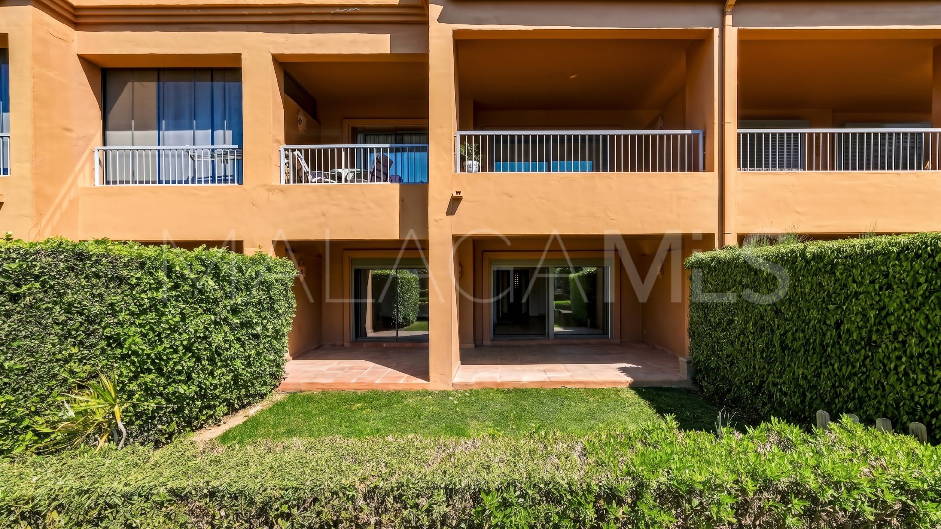 Markplanslägenhet for sale in Benatalaya