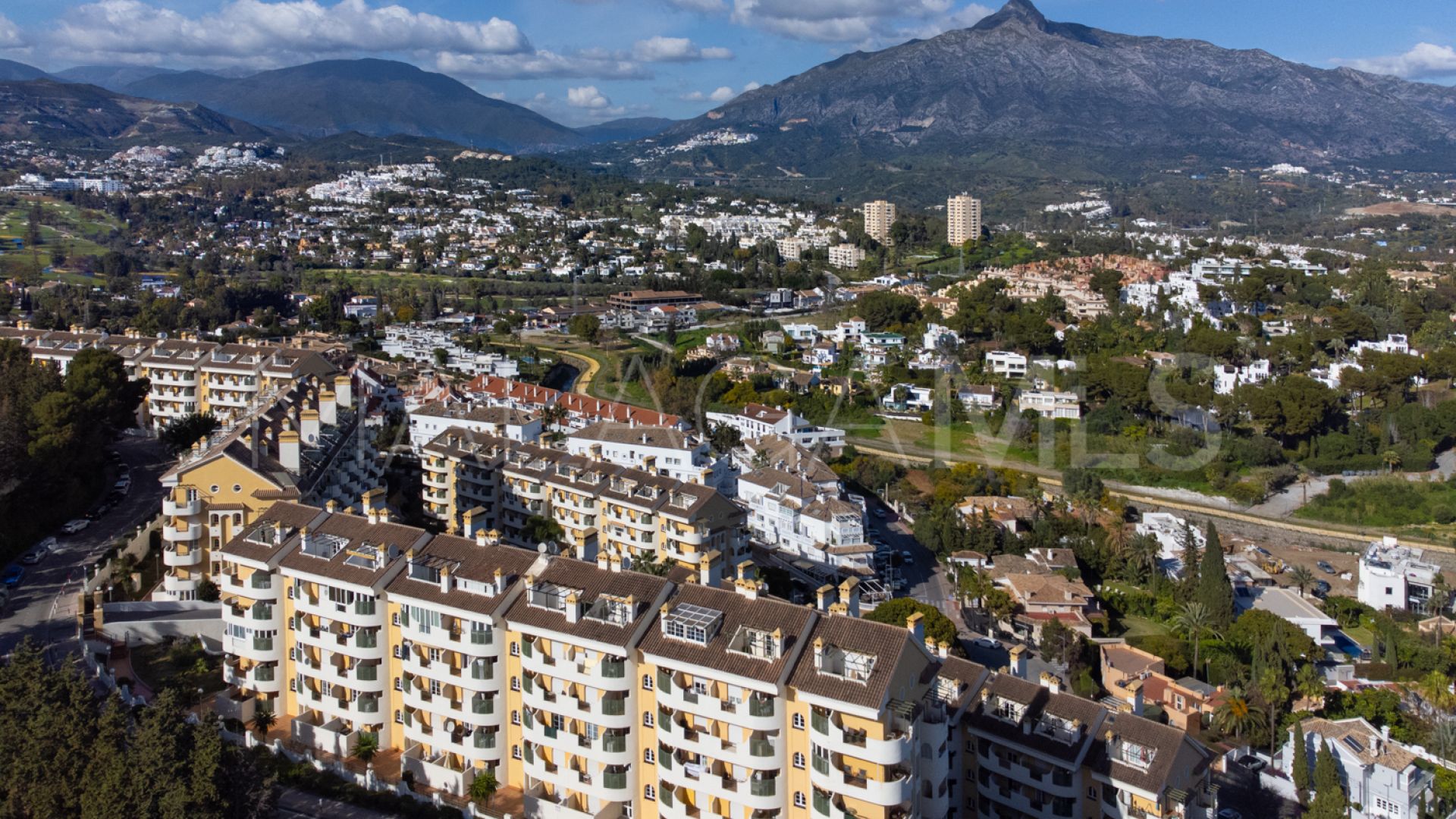 Lägenhet for sale in Nueva Andalucia