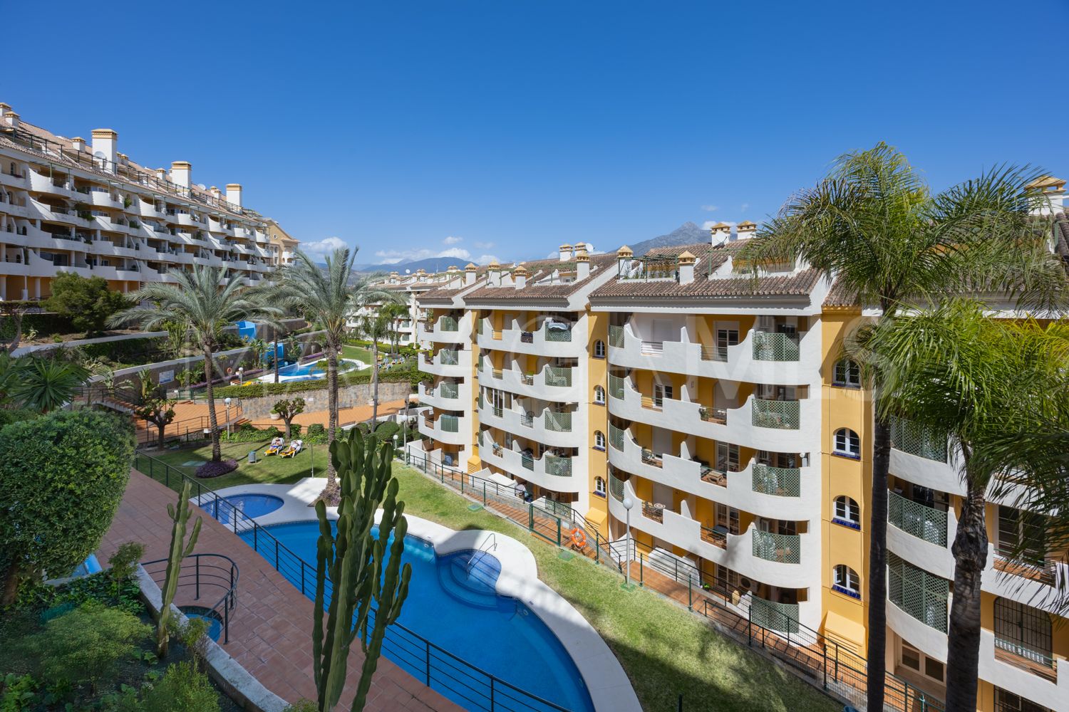 Lägenhet for sale in Nueva Andalucia