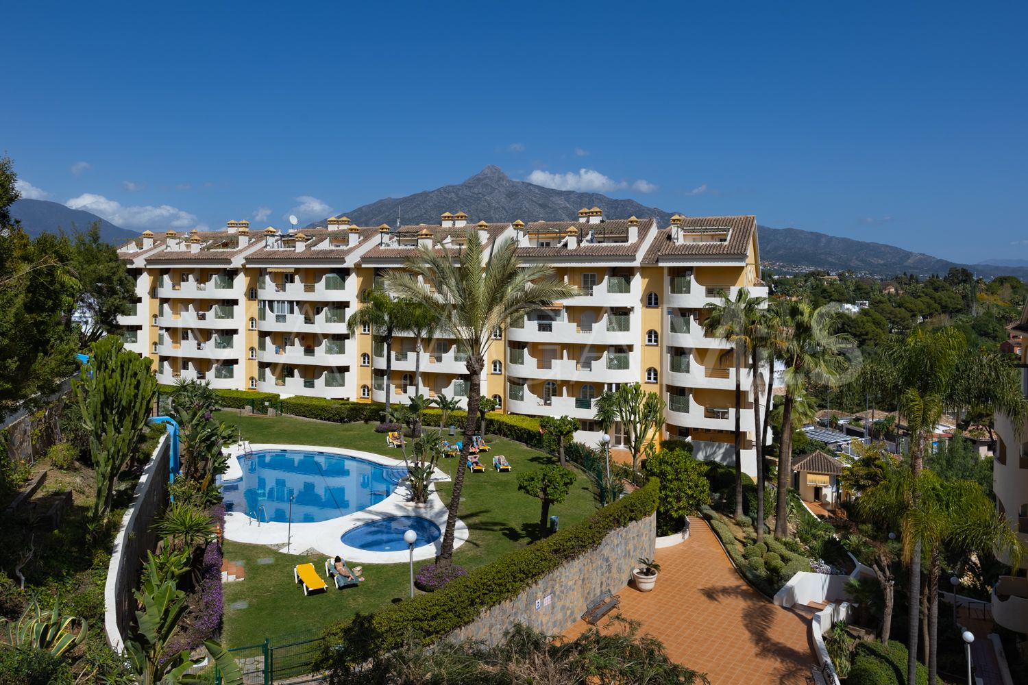 Lägenhet for sale in Nueva Andalucia